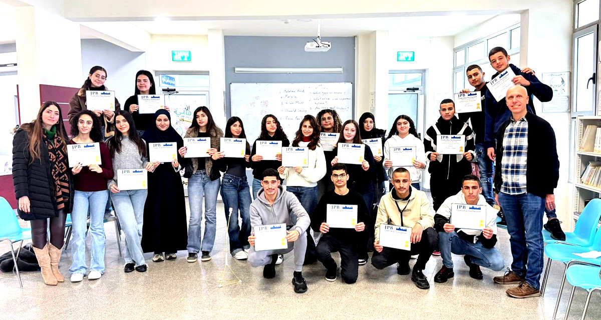مجموعة مميّزة من طلاب العواشر في مدرسة إكسال الثانوية يشاركون في البرنامج العالمي «رعاة السلام» (Jerusalem Peace Builders – JPB) 