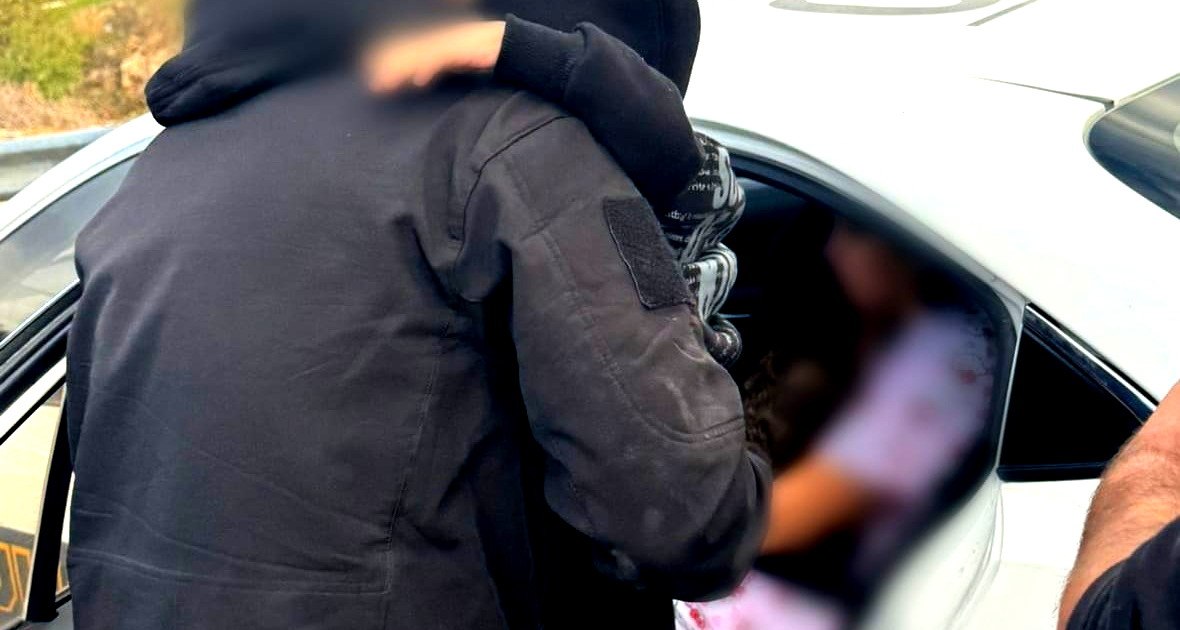 الشرطة : انقاذ امرأة وطفليها من حادث عنف في العيزريه 