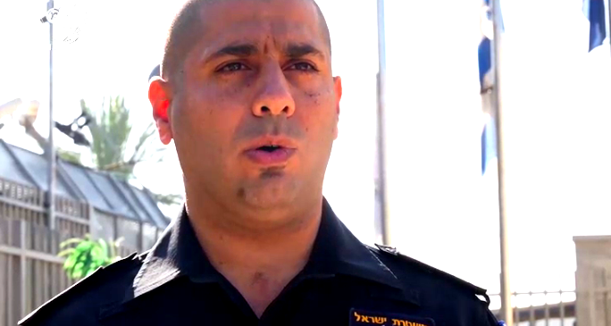 اتهام شابين من قلنسوة والضفة بانتحال هوية رجال شرطة والسطو على منازل ومحلات في ام الفحم 