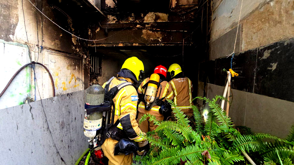 بيتح تكفا: مصرع فتى 12 عاماً  جراء حريق في شقة سكنية