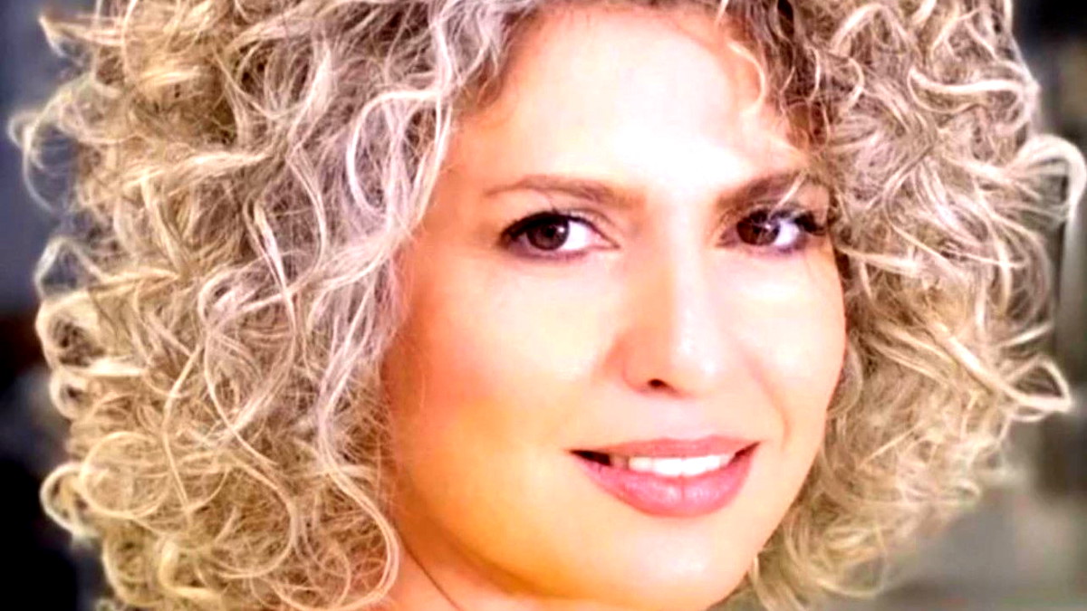 زينة صفدي– نموذج يُجسّد العطاء الإنساني في بنك هبوعليم والمجتمع كله