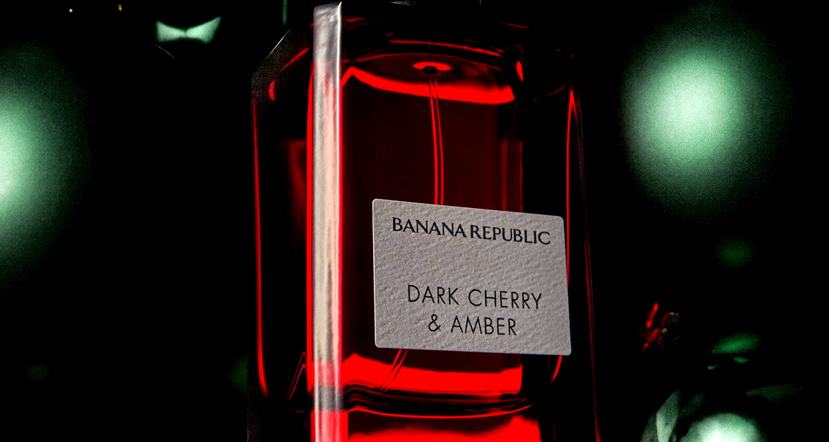 عطور BANANA REPUBLIC هي طقسٌ من النور والدفء والروح لموسم الأعياد