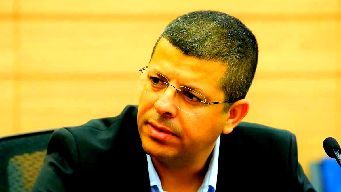 الكنيست تُقرّ تمهيديًا قانون للنائب وليد الهواشلة لإتاحة بيانات الحساب البنكي مجانًا لسبع سنوات