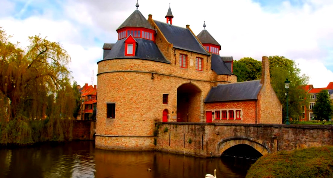 تأسر الزوار بجمالها وروعتها... بروج البلجيكية: مدينة القنوات المائية والمباني التاريخية 