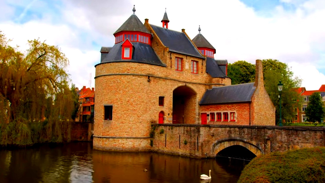 تأسر الزوار بجمالها وروعتها... بروج البلجيكية: مدينة القنوات المائية والمباني التاريخية