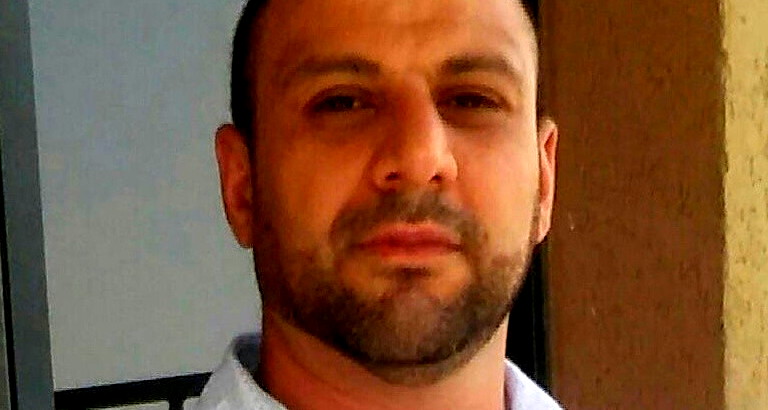 بلا طللٍ ولا تاج 