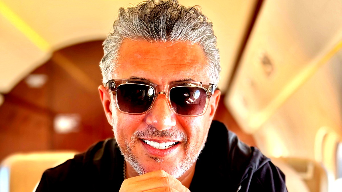 صوت الأردن عمر العبداللات يمثل الأردن في ختام بطولة كأس العرب 2025