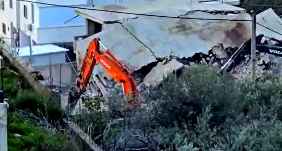 هدم منزل لعائلة شدافنة في بلدة عارة بحجة البناء غير المرخص 