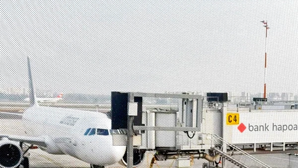 ثورة في مجال الطيران منخفض التكلفة لووكوست في إسرائيل: شركة ويز إير ستفتتح أول قاعدة لها في مطار بن غوريون في مارس اذار 2026