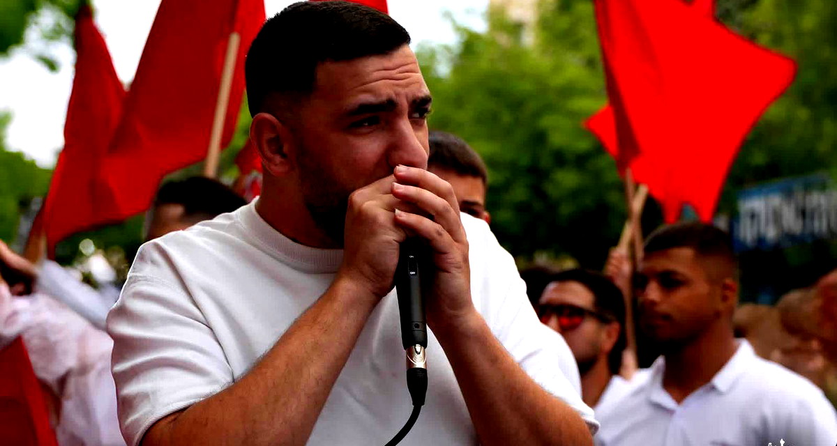 الجبهة والحزب الشيوعي يدينان ملاحقة أحمد عبادي ويطالبان بإطلاق سراحه فورا