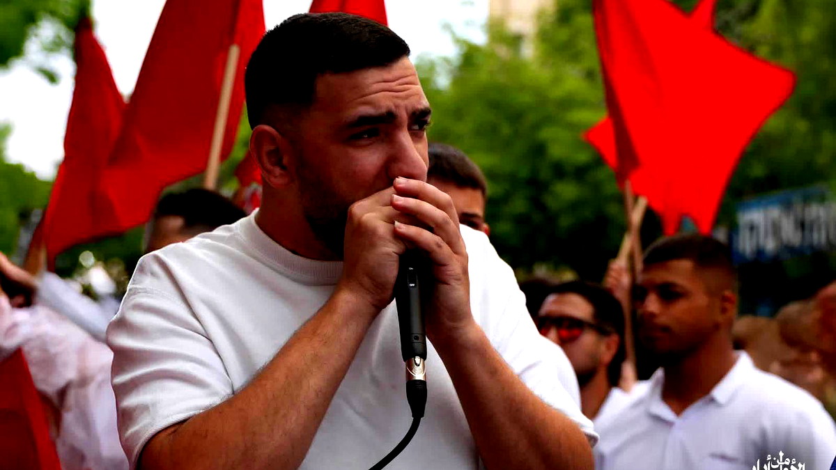 الجبهة والحزب الشيوعي يدينان ملاحقة أحمد عبادي ويطالبان بإطلاق سراحه فورا