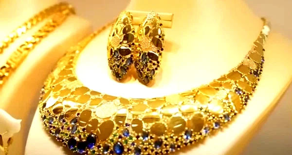 تراجع أسعار الذهب في البلاد اليوم مقارنة بالأمس