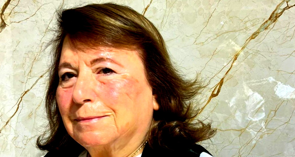 موشحات    السماءُ قَبَّلَتِ الأرضَ  بقلم : أسماء طنوس المكر