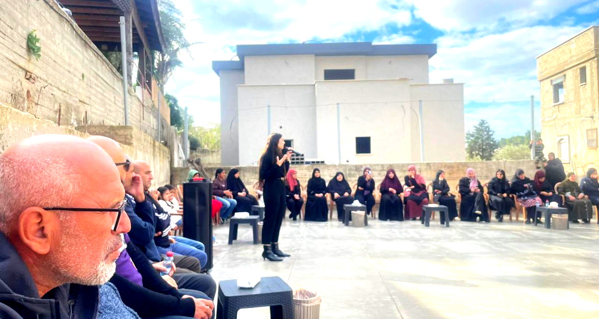 نقف معًا بعد زيارة عائلة المرحومة عنان جزماوي "لا يمكن التوقف عن النضال ضد جرائم القتل"