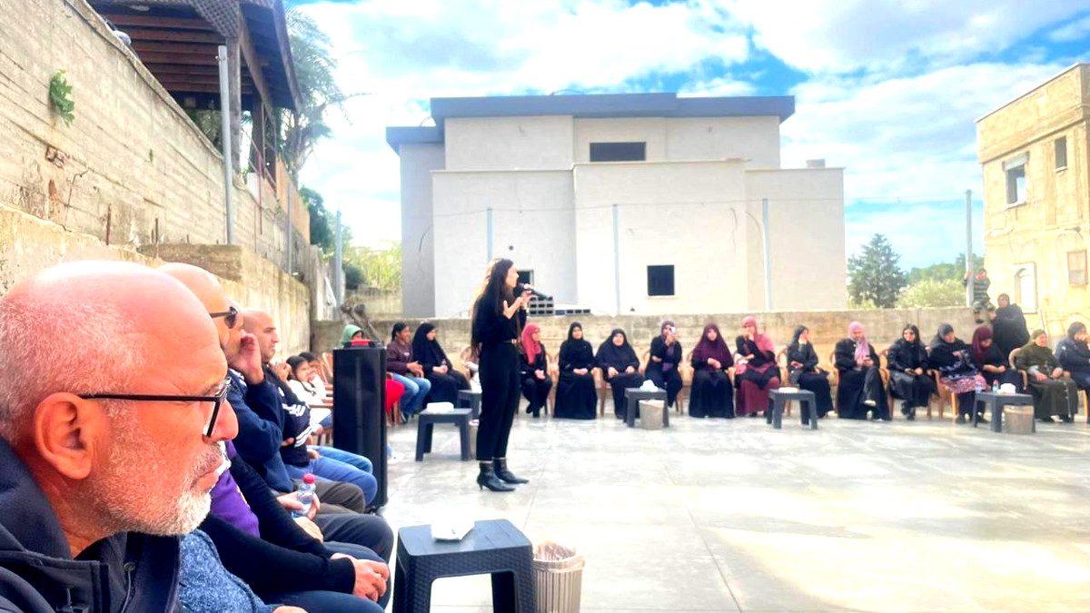 نقف معًا بعد زيارة عائلة المرحومة عنان جزماوي "لا يمكن التوقف عن النضال ضد جرائم القتل"