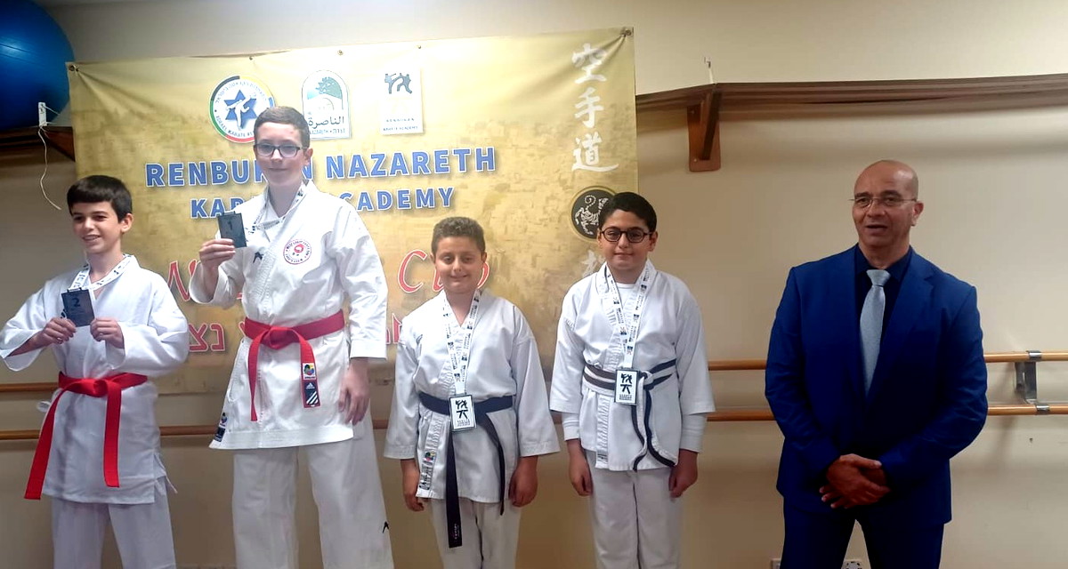 حصاد وفير من الذهب والكؤوس: مدرسة الحسيني للكراتيه الشفاعمرية تتألق وتخطف الأنظار في بطولة طبعون 