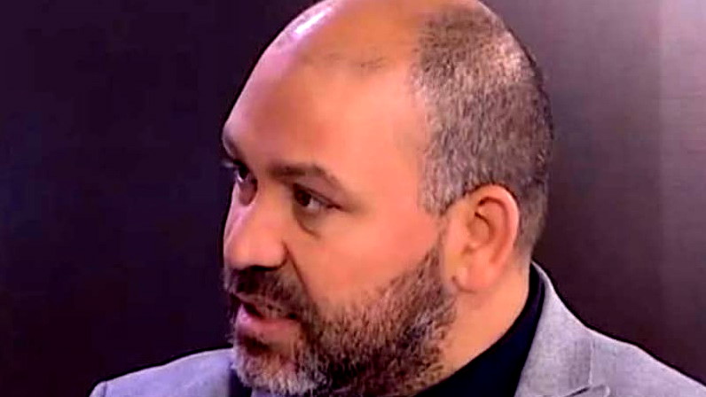 بين صناعة الرأي العام والجمود السياسي