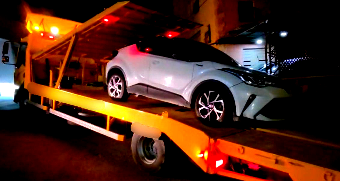 شاهدوا - اعتقال مشتبهين احدهما 16 عاماً وضبط سيارة على خلفية فيديو اطلاق النار أمس في مدينة طمرة 