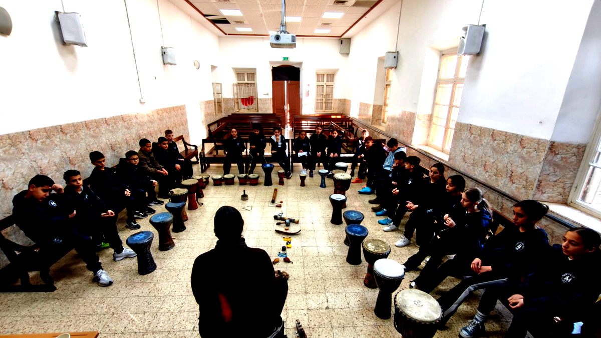 سلسلة من النشاطات اللامنهجية- جمعية التطوير الاجتماعي تحتفي باللغة العربية في مدارس حيفا العربيّة