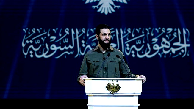 المعركة على سوريا تتخذ منحى جديدا.. إسرائيل تتخذ "قرارا دراماتيكيا" بشأن الرئيس أحمد الشرع