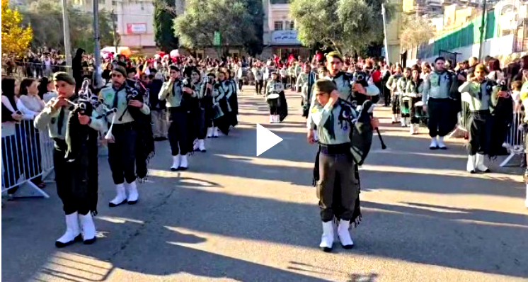 فيديو - أجواء احتفالية مميزة في مسيرة عيد الميلاد المجيد في مدينة الناصرة 