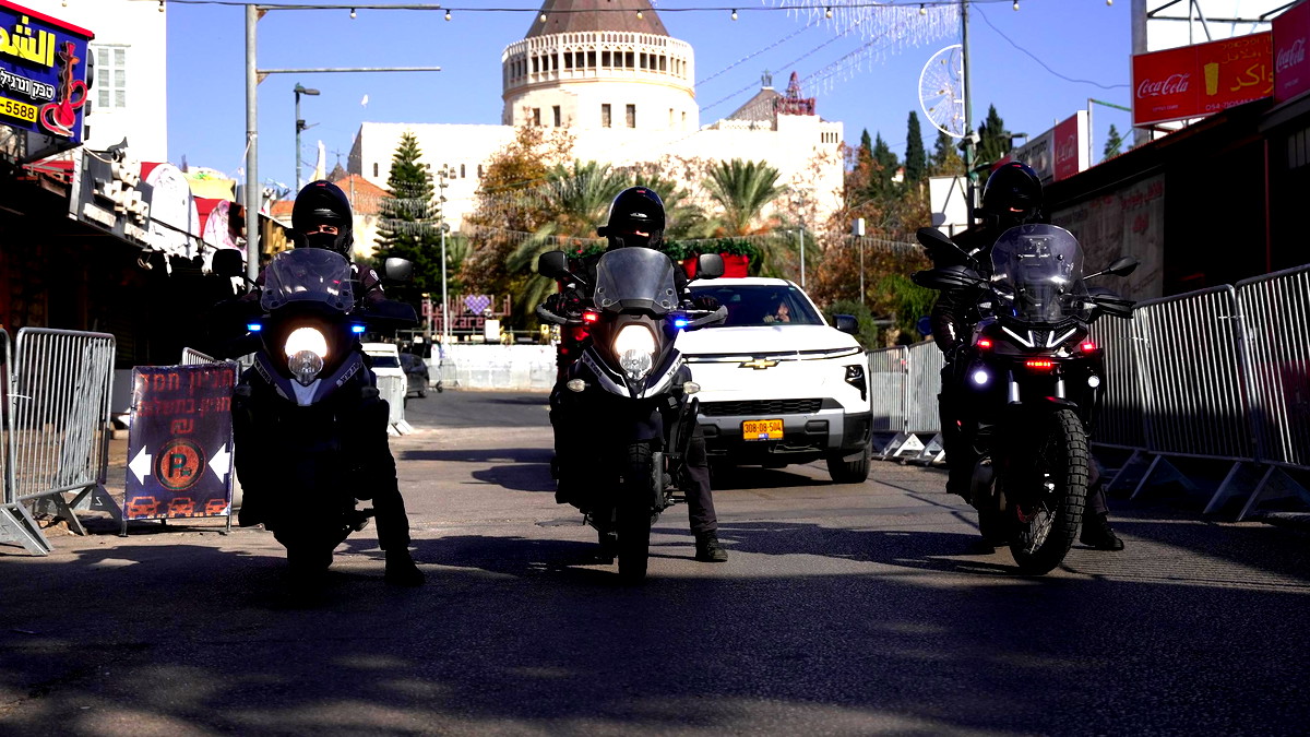 احتجاجاً على تقدم الشرطة لموكبها: مؤسسة "مريم" تنسحب من مسيرة الميلاد في الناصرة