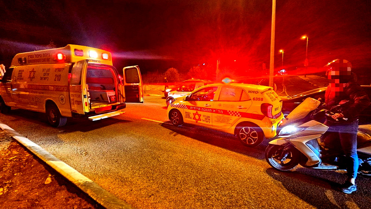 إصابة 6 أشخاص بينهم شاب بحالة خطيرة جراء حادث طرق على شارع 60