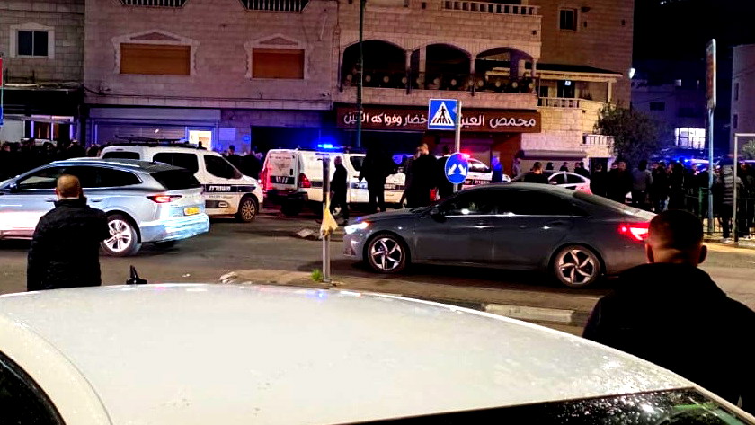 اجواء متوترة في كفركنا واطلاق نار كثيف يستهدف عدة محلات تجارية