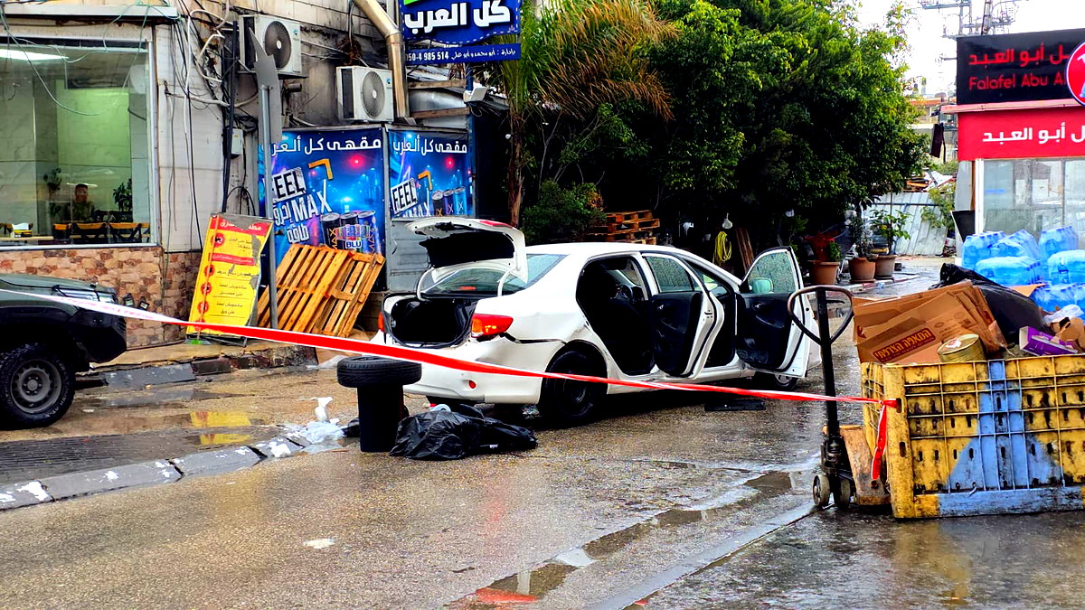 فيديو - اعتقال شاب من بيت حنينا في القدس بشبهة دهس شرطي قرب عطروت 