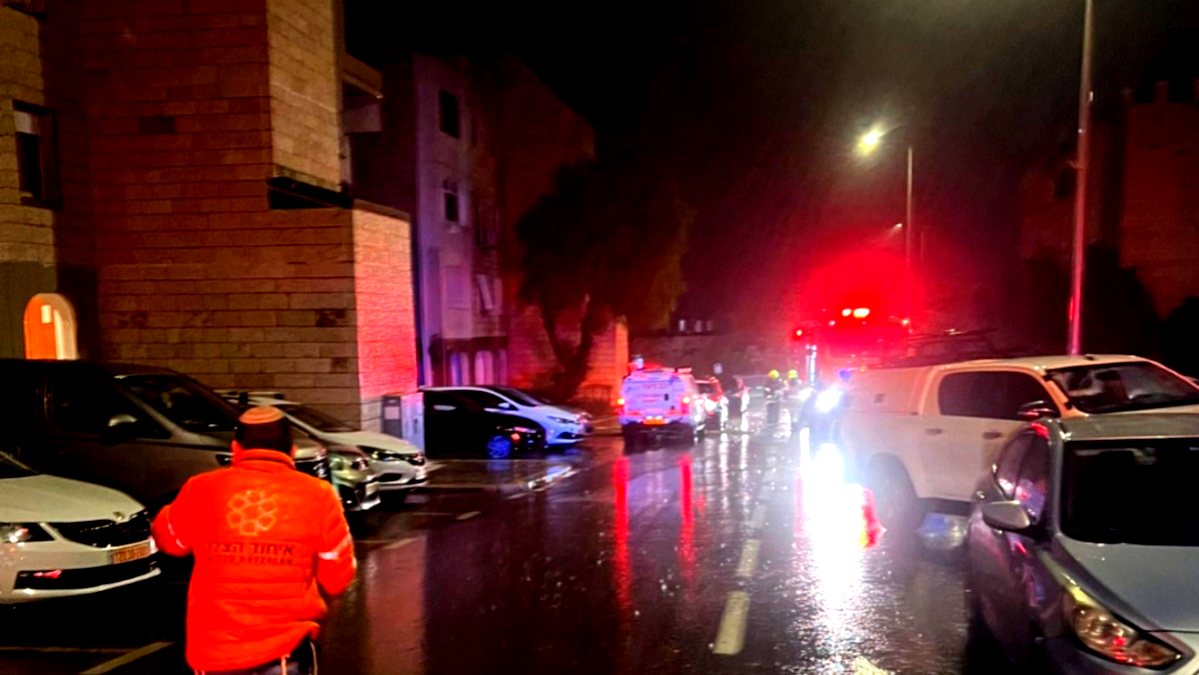 القدس: اصابة  امرأة (60 عامًا) بحالة حرجة إثر حريق في شقة سكنية