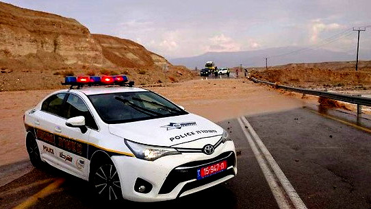 بسبب الأحوال الجوية| إغلاق طرقات عدّة أمام حركة المرور في مناطق متفرقة بالبلاد... كونوا آمنين