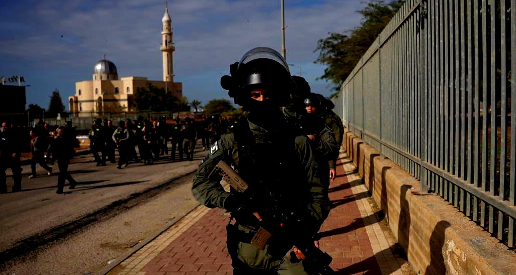 بتوجيه من بن غفير: "الحرس الوطني" يستلم العمليات في الترابين بالنقب.. 24 معتقلاً وأوامر هدم ومخالفات بالجملة