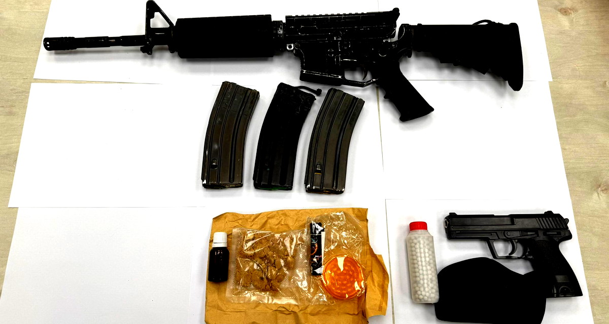 اللد: اعتقال 3 أشخاص بشبهة حيازة 16-M وكلاشنكوف وذخيرة ومخدرات