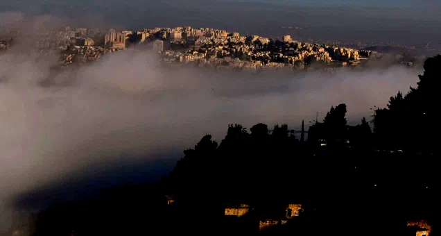 حالة الطقس: أجواء ماطرة وباردة.. يطرأ انخفاض على درجات الحرارة