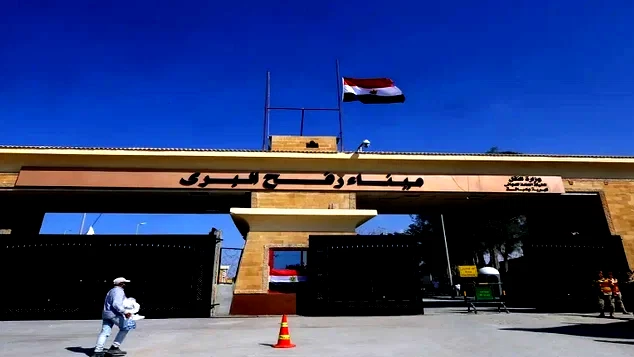 إعلام عبري: ترتيبات أمنية جديدة على الجانب الفلسطيني من معبر رفح تمهيدًا لفتحه