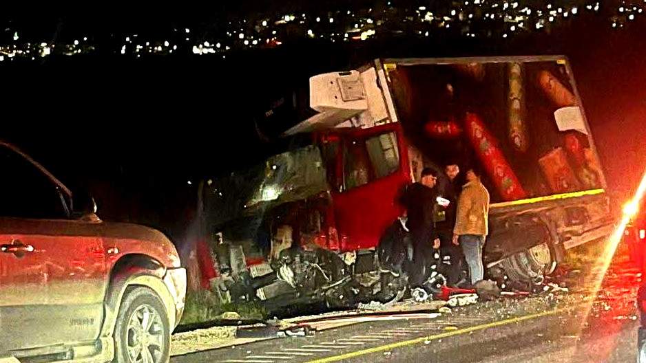 3 إصابات بينها إصابة خطيرة في حادث سير بين شاحنة ومركبة قرب سلفيت بالضفة الغربية