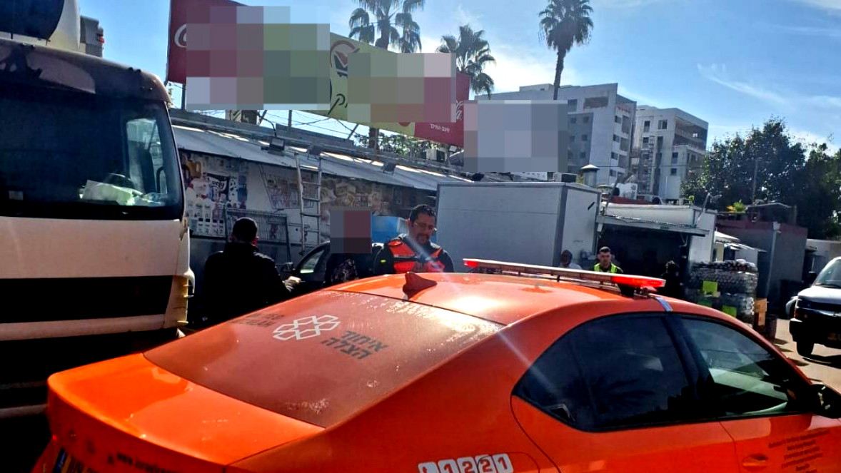 إصابة عامل بجراح خطيرة إثر سقوطه عن ارتفاع خلال عمله في بيتح تكفا