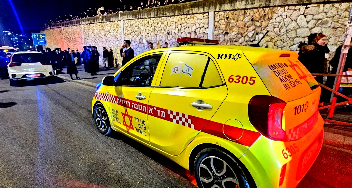 الشرطة تطلب تمديد اعتقال سائق حافلة عربي بعد مصرع فتى جراء تعرضه للدهس خلال احتجاجات "الحريديم" في القدس