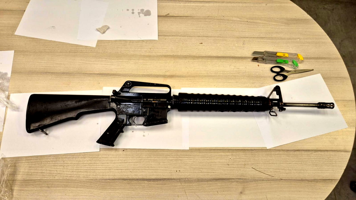 فيديو وصور من النقب : ضبط أسلحة وذخيرة في عرعرة ومنطقة شقيب السلام 