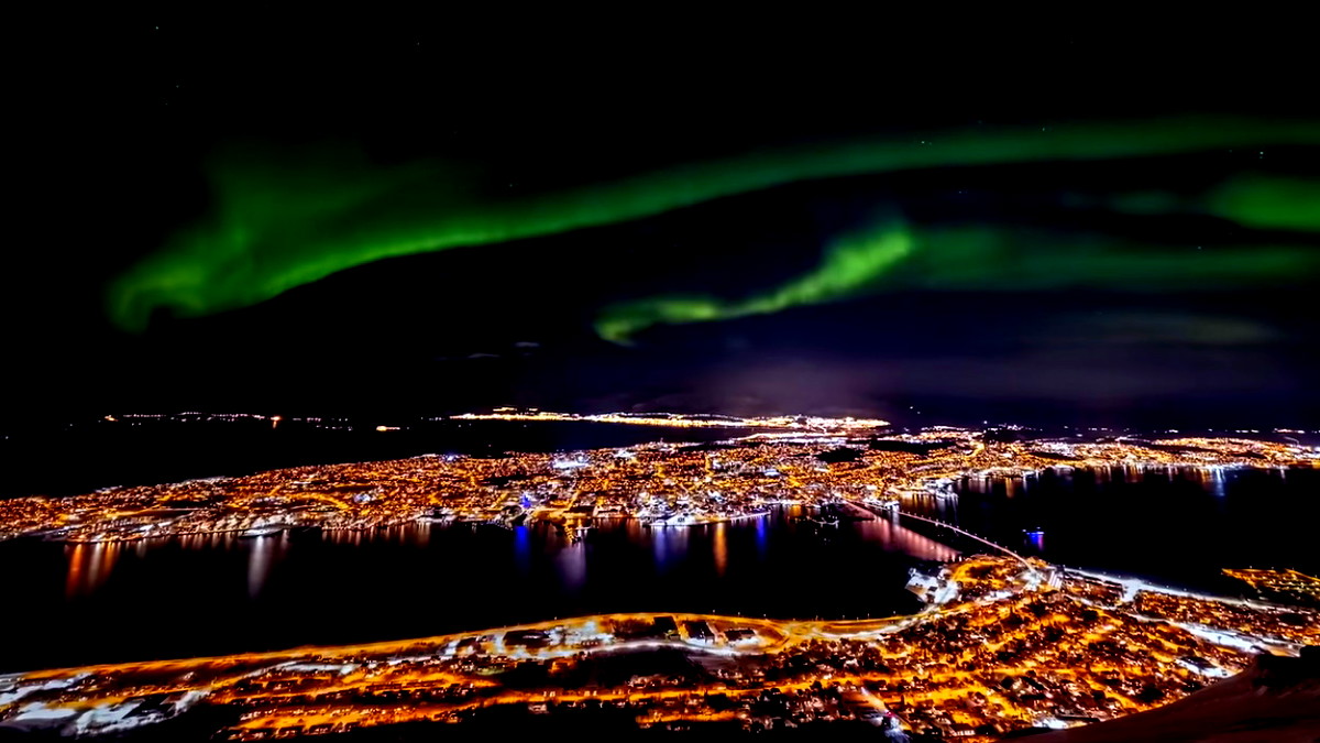 آيسلندا: رحلة ساحرة بين الشفق القطبي والشلالات الجليدية في أرض الجليد والنار