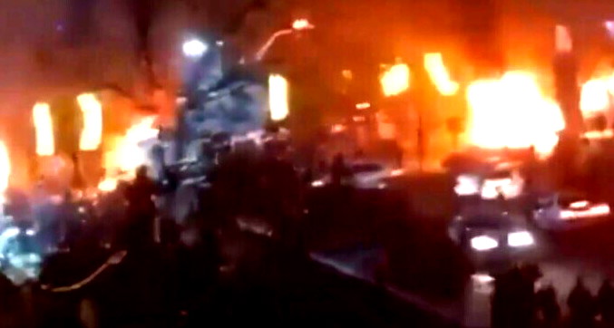 إيران.. احتجاجات تتحول إلى أعمال عنف وحرائق في شوارع طهران 