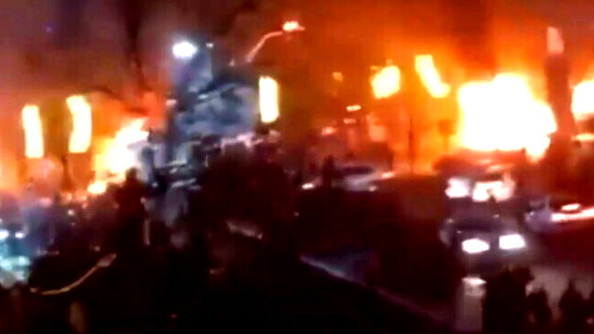 إيران.. احتجاجات تتحول إلى أعمال عنف وحرائق في شوارع طهران