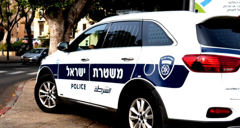 تهديد البائعة بالسكين وسرقة 100 ألف شيقل: إلقاء القبض على ثلاثة مشتبهين بعملية سطو على سوبرماركت في أشدود 