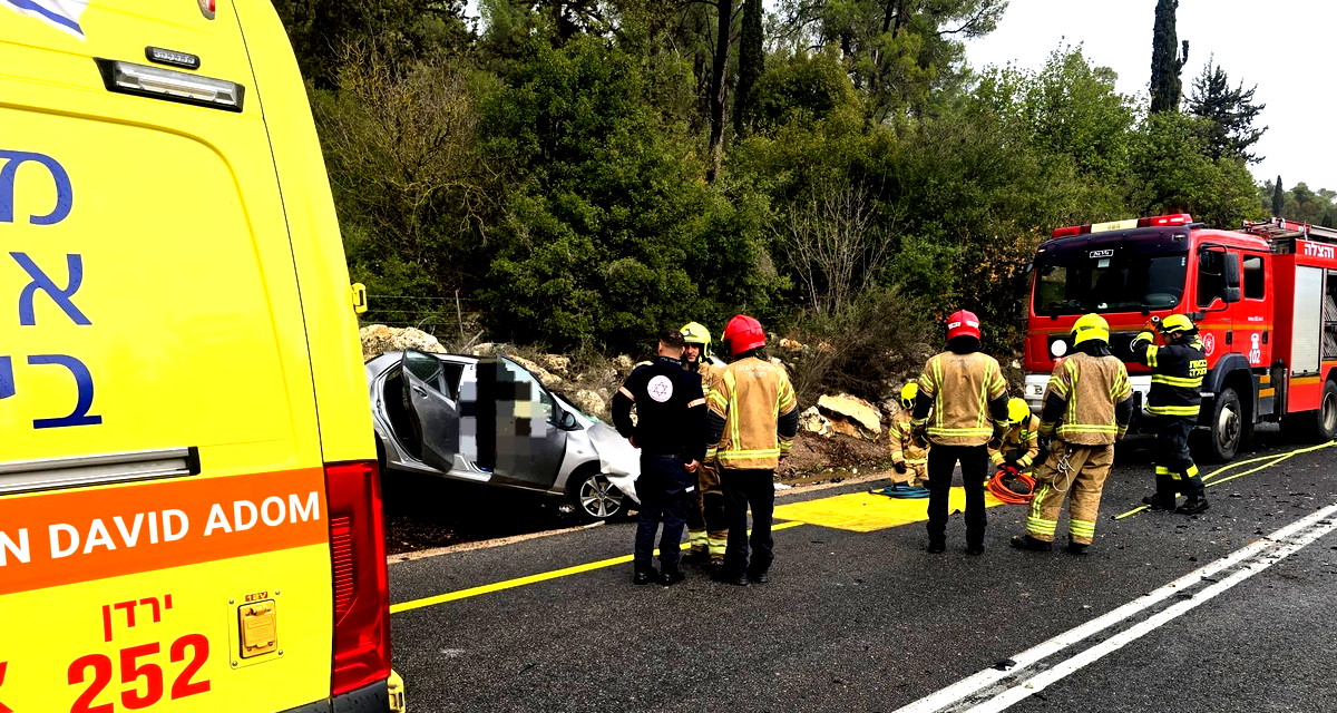 مصرع شاب وإصابة آخر إثر حادث سير مميت بين مركبة وحافلة على شارع 89 قرب صفد