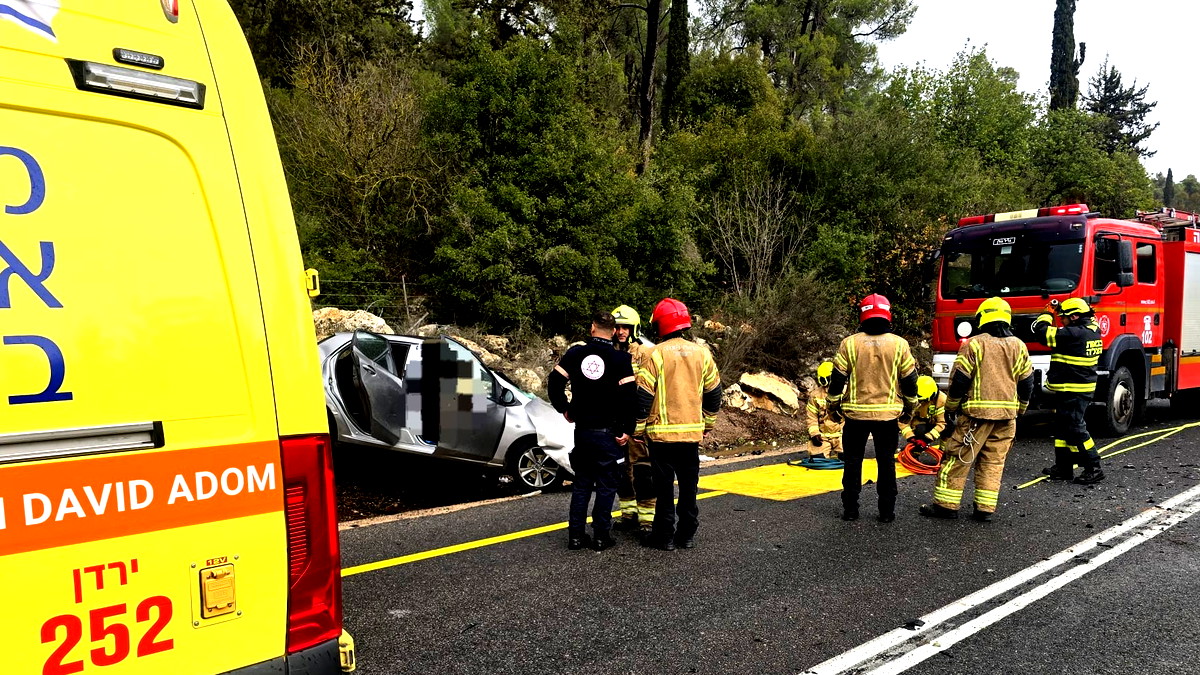 مصرع شاب وإصابة آخر إثر حادث سير مميت بين مركبة وحافلة على شارع 89 قرب صفد
