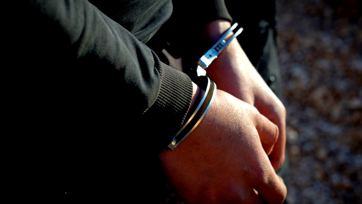 تنكر كمتطوع في الطاقم الطبي: اعتقال مشتبه به في القدس بعد استغلاله المرضى لأغراض فاحشة في مستشفى عين كارم