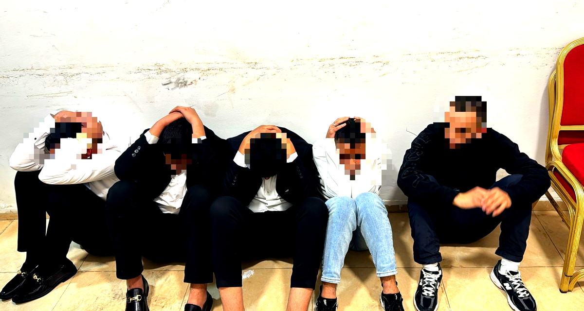 فض حفل زفاف في العيزرية بعد ضبط أسلحة واعتقال ستة أشخاص