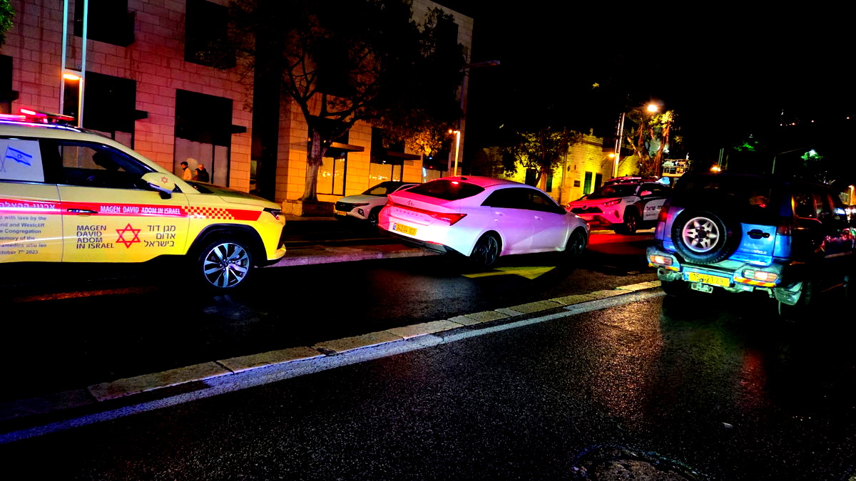 حيفا: سقوط رجل من ارتفاع يودي بحياته وشابة تصاب بجراح متوسطة والشرطة تعتقلها