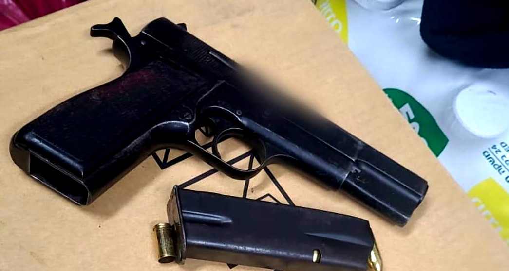 باغتوهم وهم يسرقون.. إحباط سطو مسلح على بقالة في جديدة-المكر واعتقال 4 مشتبهين بحوزتهم مسدسات