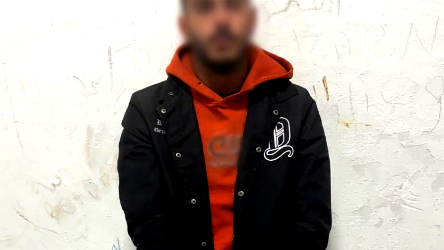 القبض على مشتبه اقتحم مبنى بلدية عراد وسرق مركبة حراسة